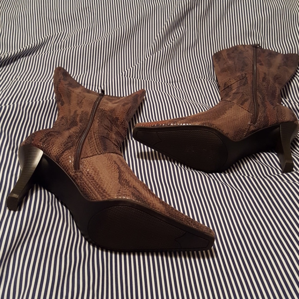 Boots, Textile, faux reptile, Brown, sz 10